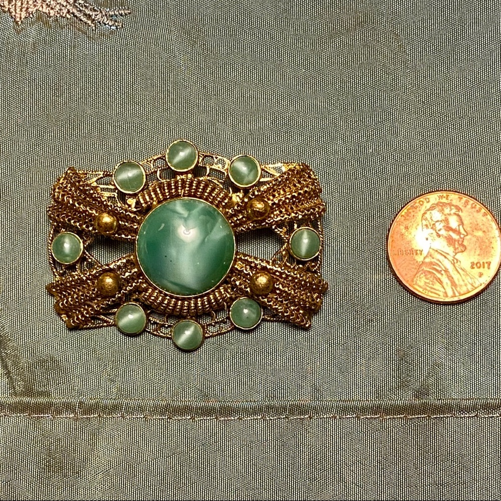 Vintage brooch pin